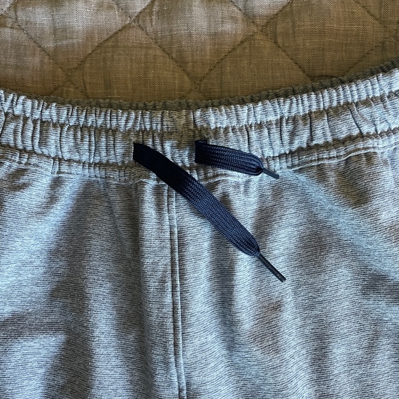 Outdoor voices Sunday short - Picture 3 of 5